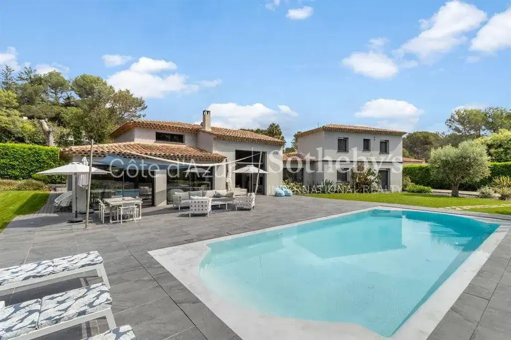 Castle 310m² in France, Moose. Priced at 3650000€ rent photo-5