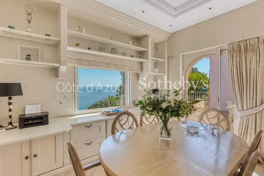 Castle 231m² in France, Ah. Priced at 2650000€ rent photo-19