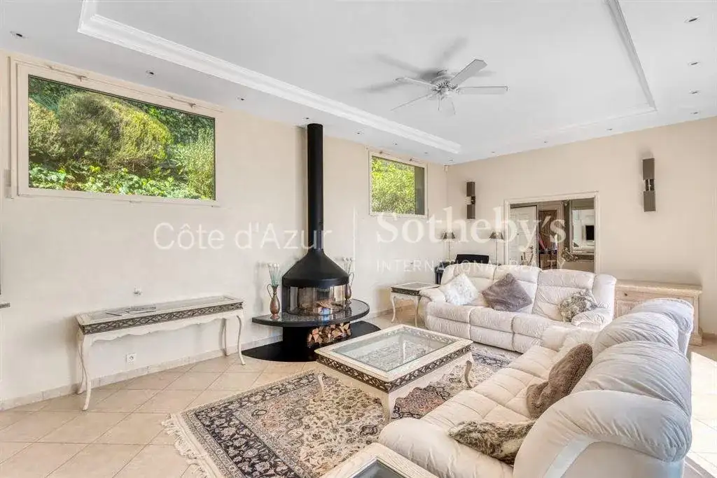 Castle 231m² in France, Ah. Priced at 2650000€ rent photo-20