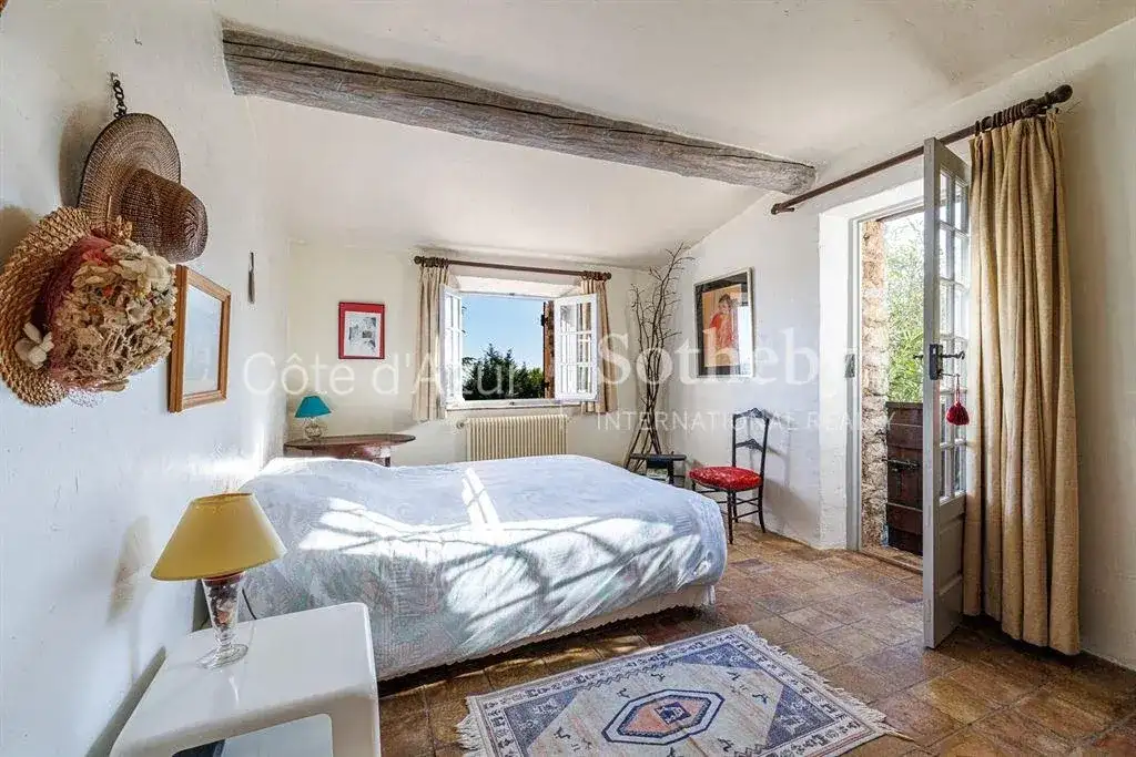 Castle 350m² in France, Tourette-sur-Loupe. Priced at 3200000€ rent photo-2