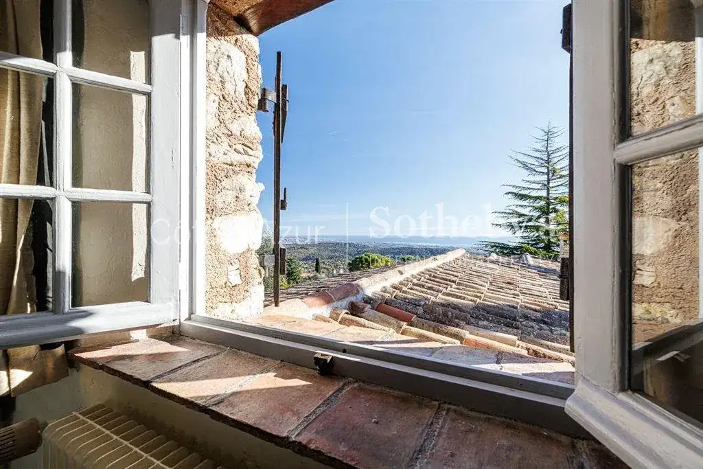 Castle 350m² in France, Tourette-sur-Loupe. Priced at 3200000€ rent photo-3