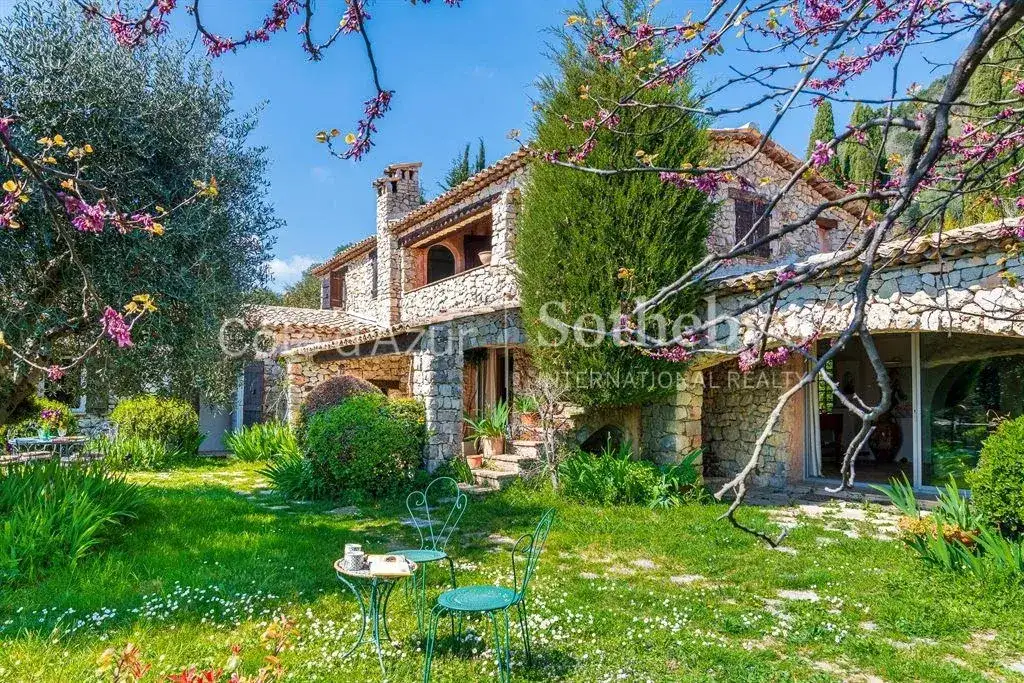 Castle 350m² in France, Tourette-sur-Loupe. Priced at 3200000€ rent photo-10