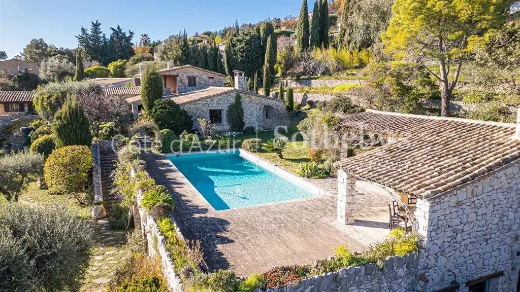 Castle 350m² in France, Tourette-sur-Loupe. Priced at 3200000€ rent photo-13