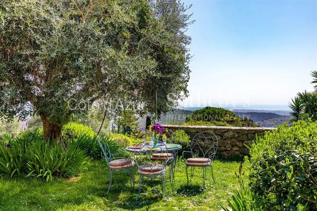 Castle 350m² in France, Tourette-sur-Loupe. Priced at 3200000€ rent photo-14