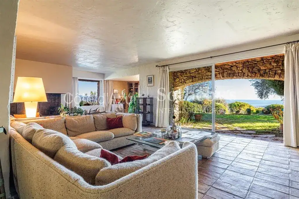 Castle 350m² in France, Tourette-sur-Loupe. Priced at 3200000€ rent photo-16