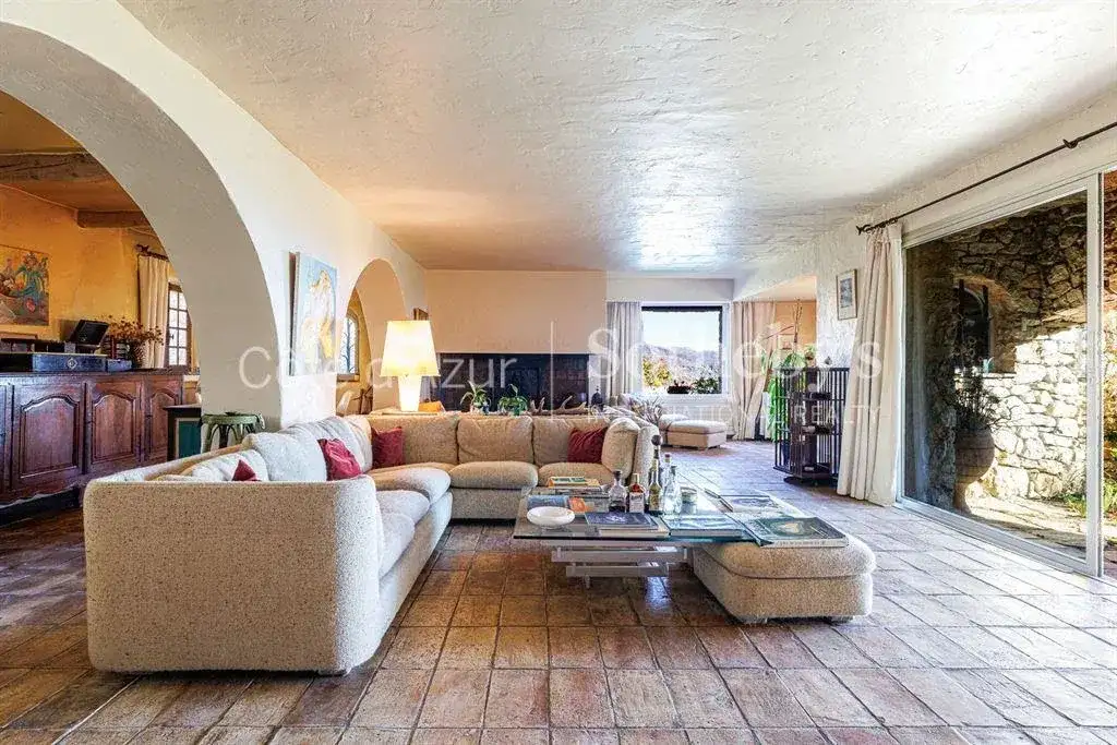 Castle 350m² in France, Tourette-sur-Loupe. Priced at 3200000€ rent photo-17