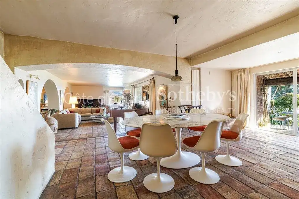 Castle 350m² in France, Tourette-sur-Loupe. Priced at 3200000€ rent photo-19