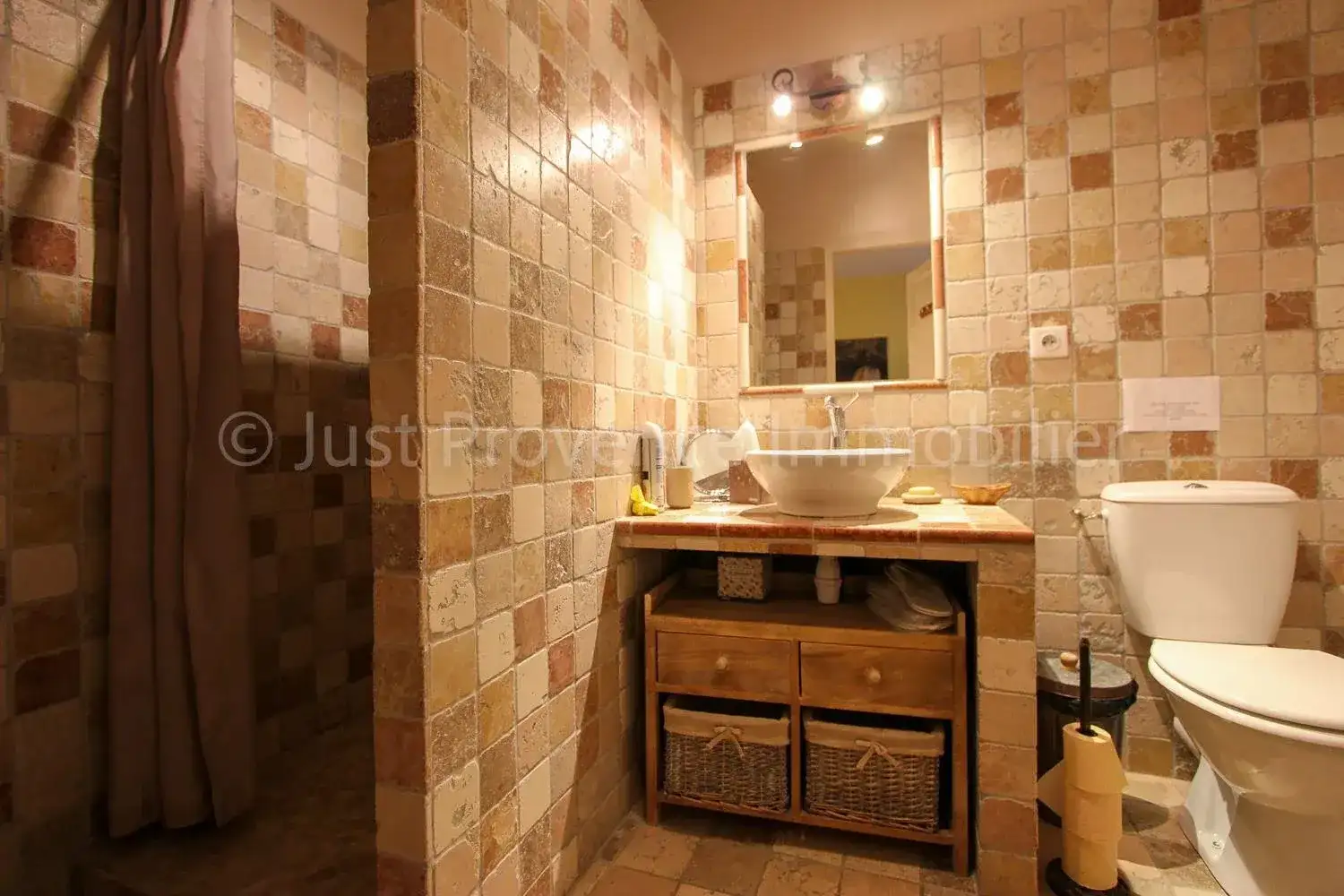 Castle 140m² in France, Saint-Didier. Priced at 550000€ rent photo-3