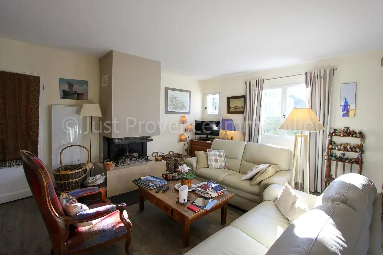 Castle 140m² in France, Saint-Didier. Priced at 550000€ rent photo-12
