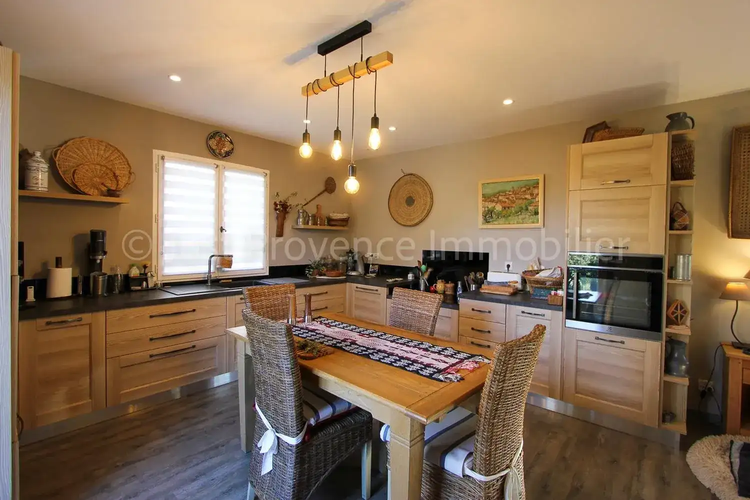 Castle 140m² in France, Saint-Didier. Priced at 550000€ rent photo-13