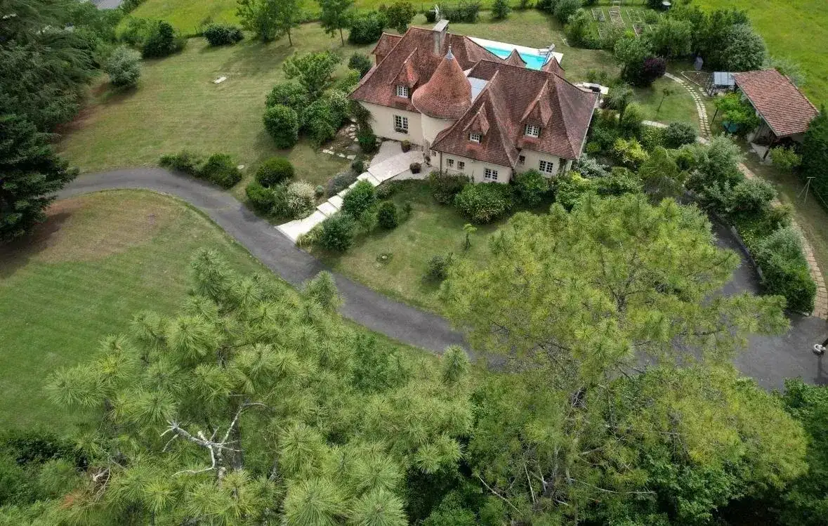 Castle 190m² in France, Athur. Priced at 525000€ rent photo-2