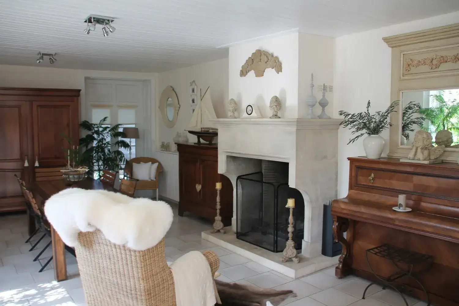 Castle 285m² in France, Domblan. Priced at 964000€ rent photo-1