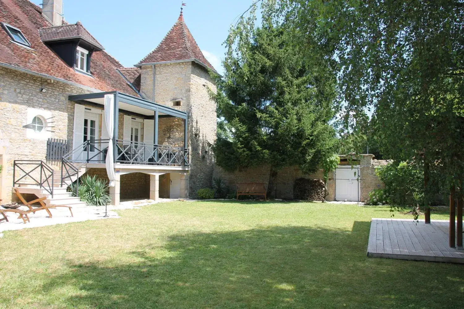 Castle 285m² in France, Domblan. Priced at 964000€ rent photo-7
