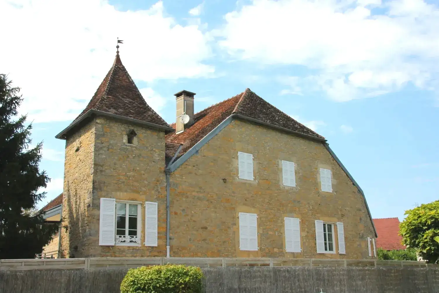 Castle 285m² in France, Domblan. Priced at 964000€ rent photo-9