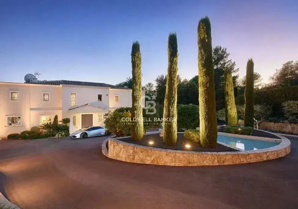 Castle 240m² in France, Roquefort-Le Pen. Priced at 2995000€ rent photo-8