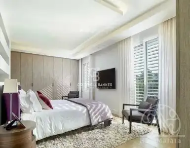 Buy in France for 2995000€
