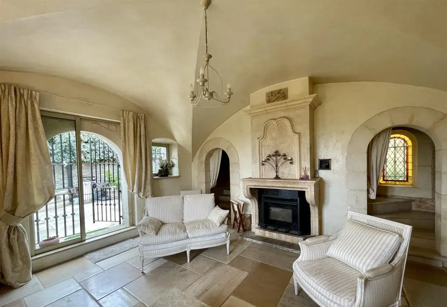 Castle 115m² in France, Carcès. Priced at 449000€ rent photo-17