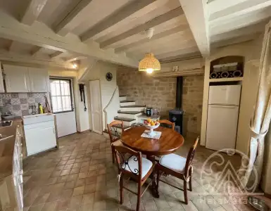 Buy in France for 449000€