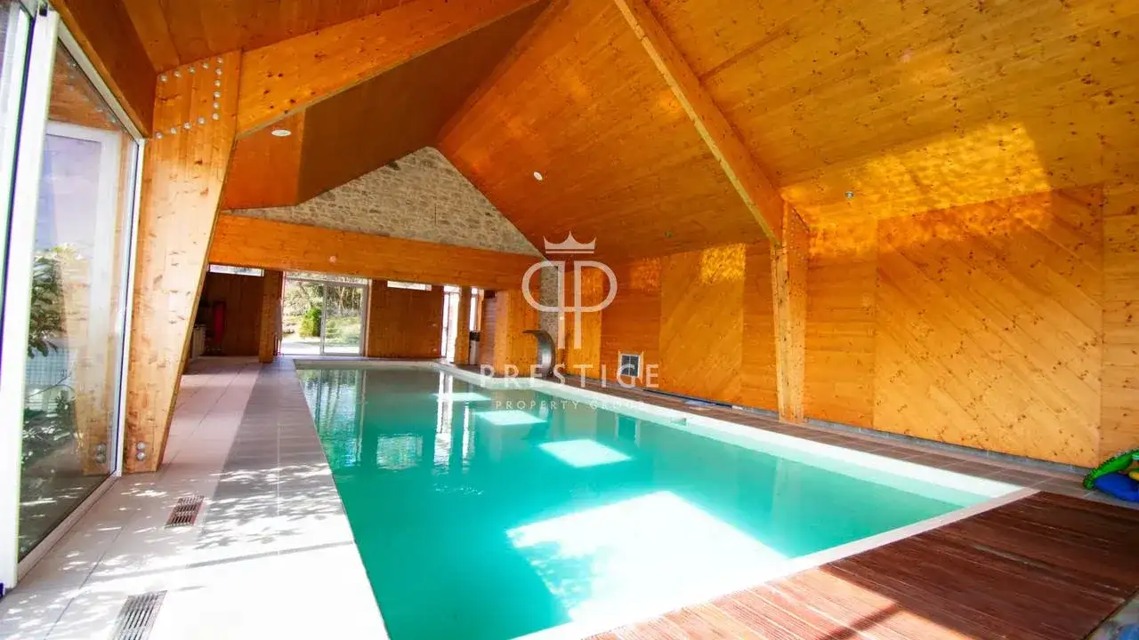 Castle 677m² in France, Jossel. Priced at 819000€ rent photo-4