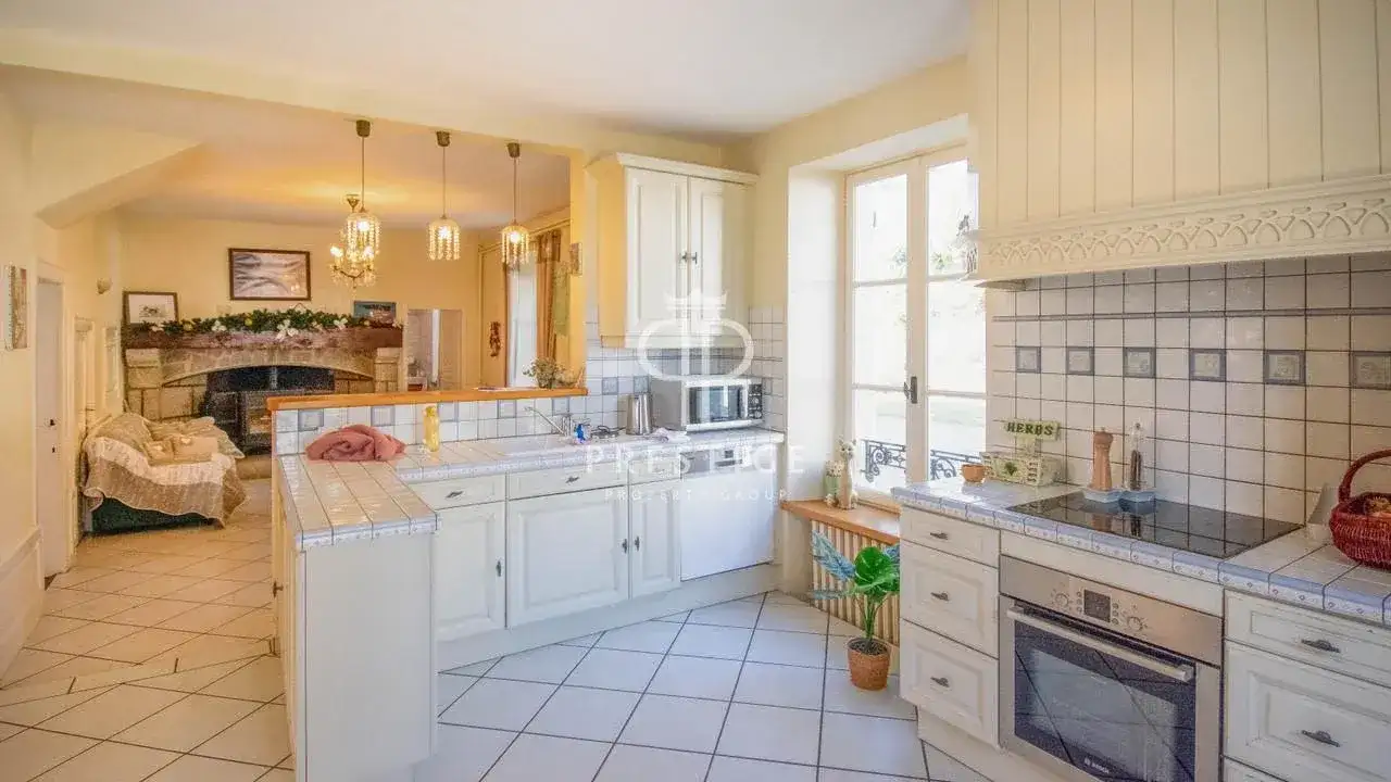 Castle 677m² in France, Jossel. Priced at 819000€ rent photo-5