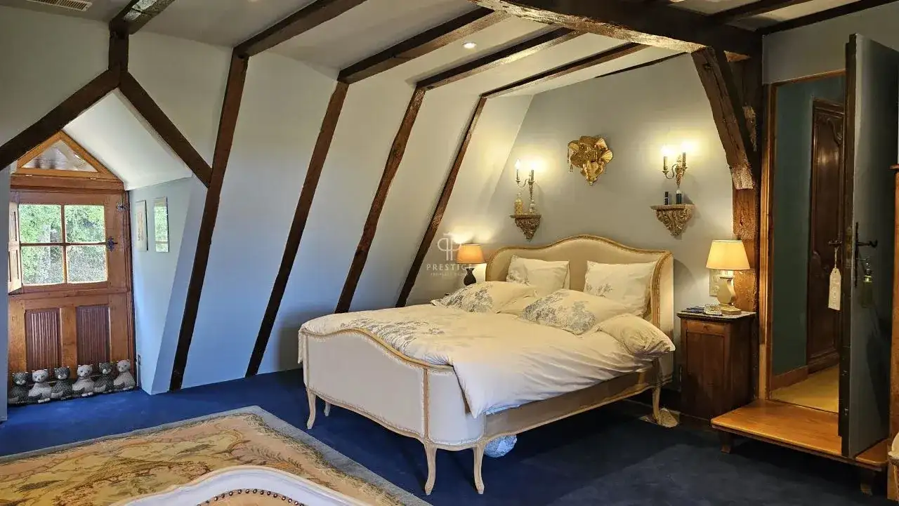 Castle 390m² in France, Le Mans. Priced at 958000€ rent photo-2