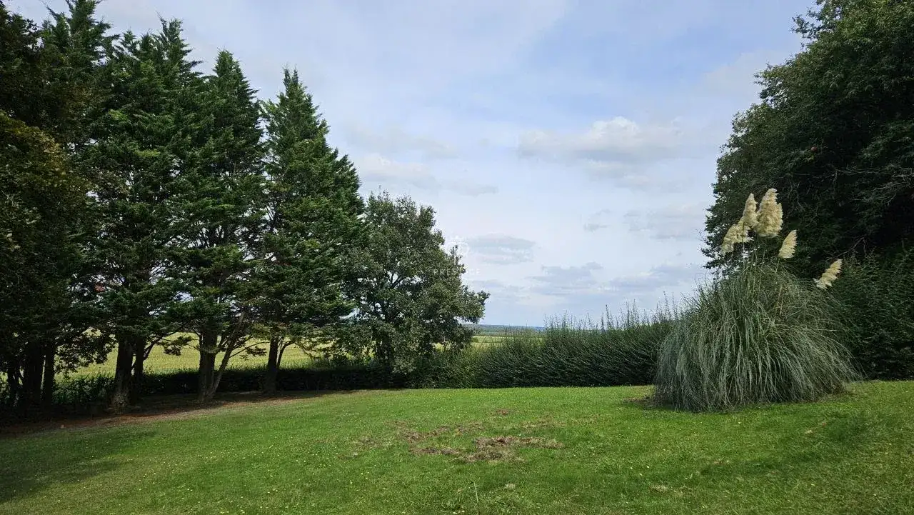 Castle 390m² in France, Le Mans. Priced at 958000€ rent photo-4