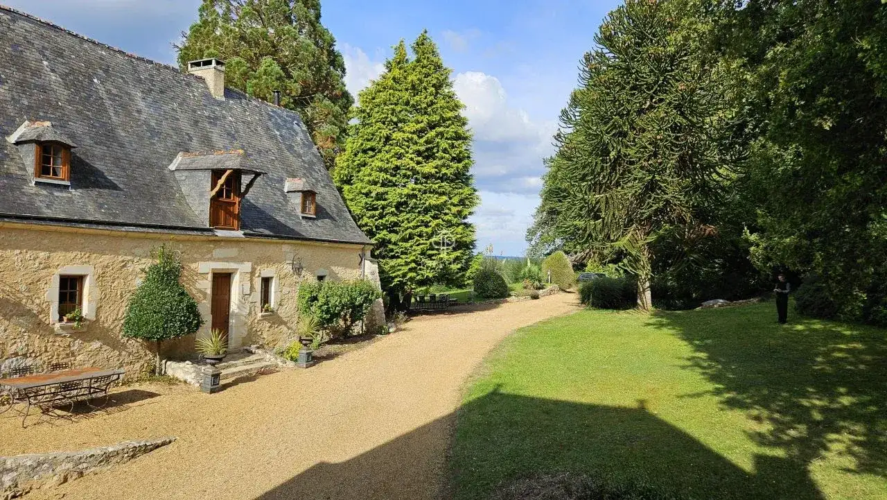Castle 390m² in France, Le Mans. Priced at 958000€ rent photo-6