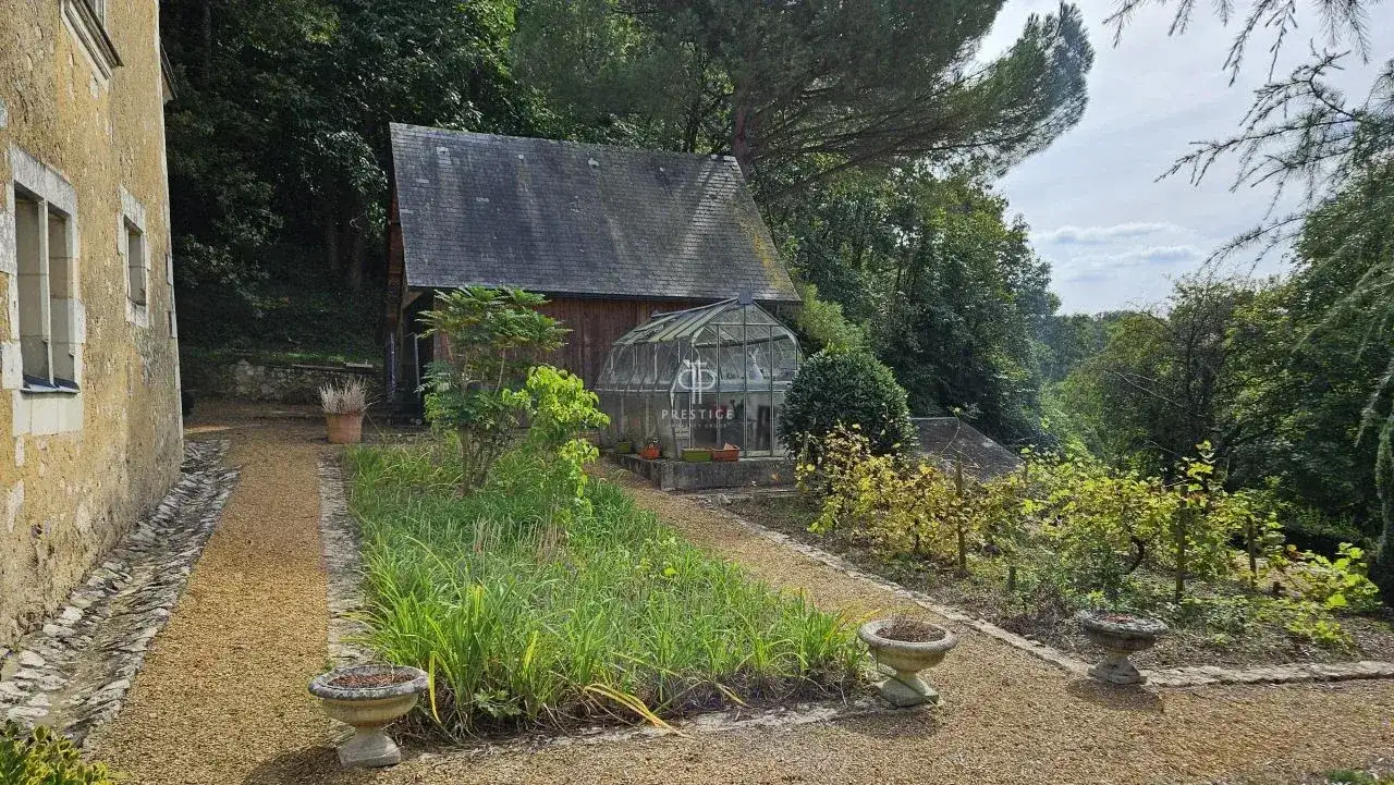 Castle 390m² in France, Le Mans. Priced at 958000€ rent photo-8