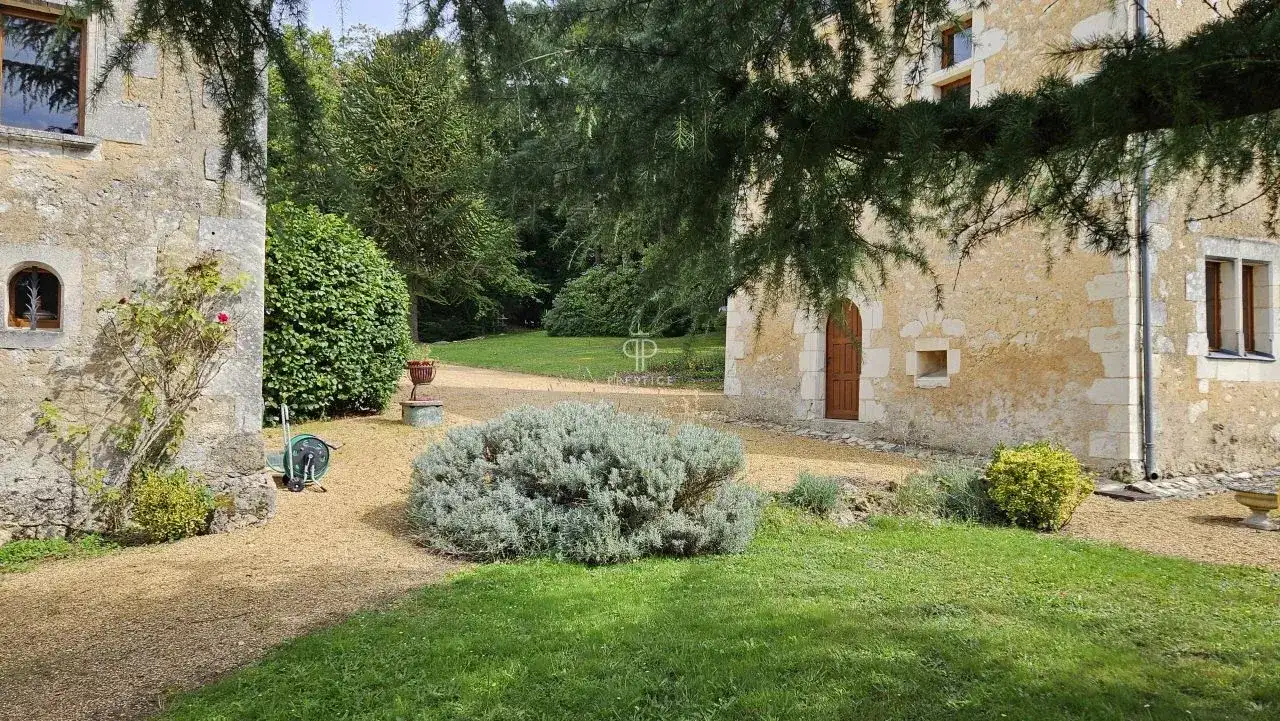 Castle 390m² in France, Le Mans. Priced at 958000€ rent photo-10