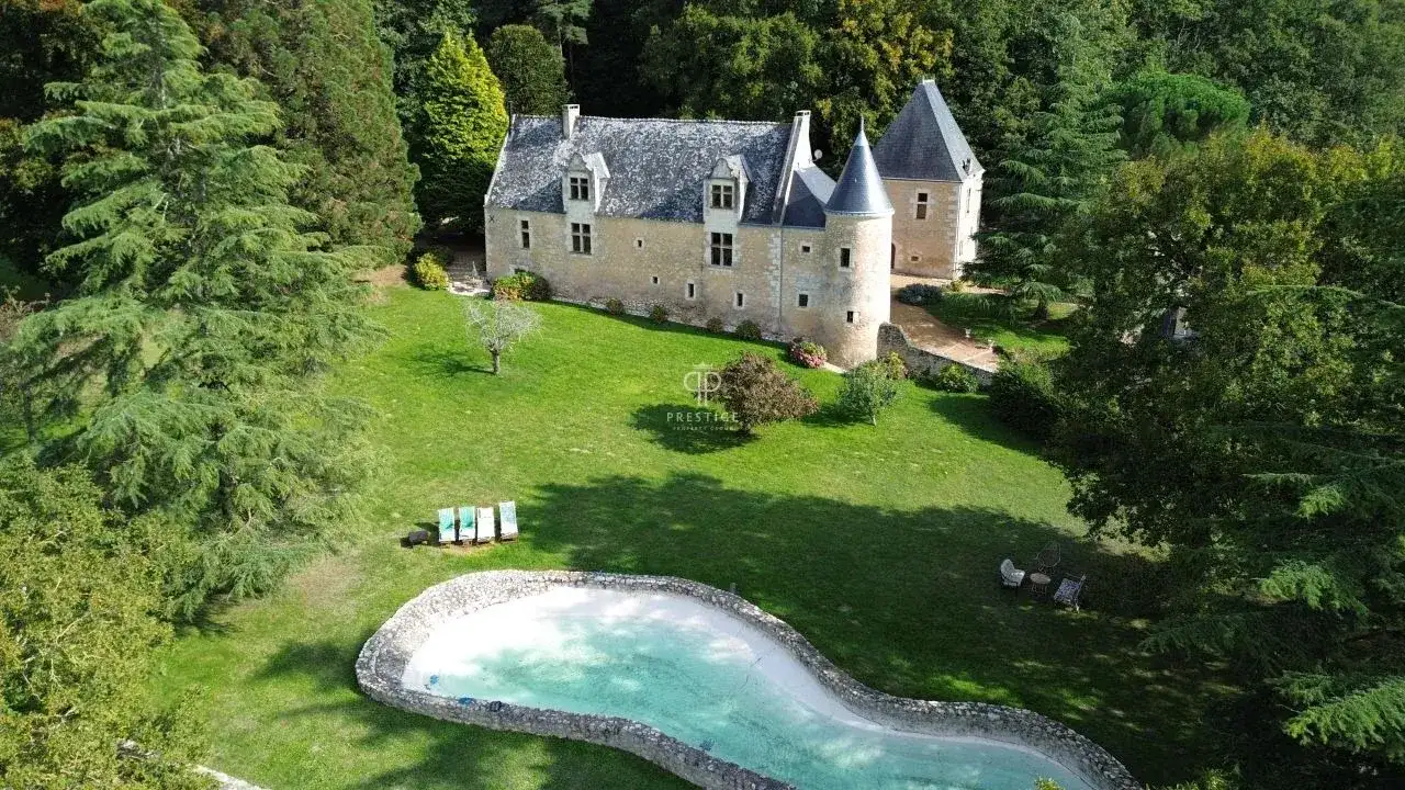 Castle 390m² in France, Le Mans. Priced at 958000€ rent photo-12