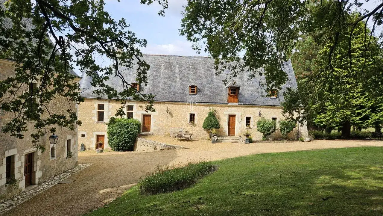 Castle 390m² in France, Le Mans. Priced at 958000€ rent photo-13