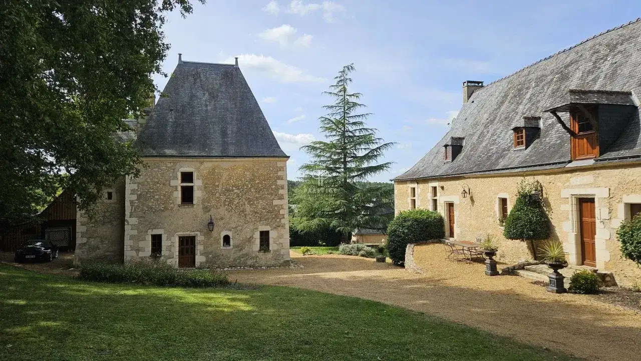 Castle 390m² in France, Le Mans. Priced at 958000€ rent photo-15