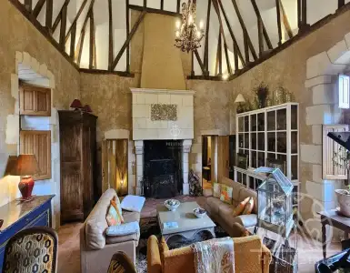 Buy in France for 958000€