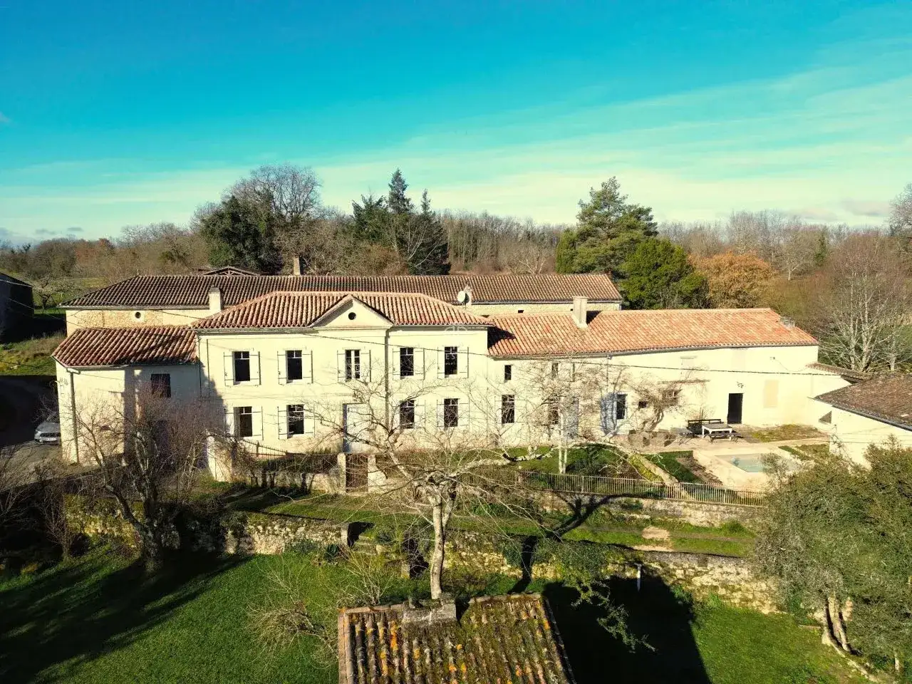 Castle 232m² in France, Bran. Priced at 750000€ rent photo-4