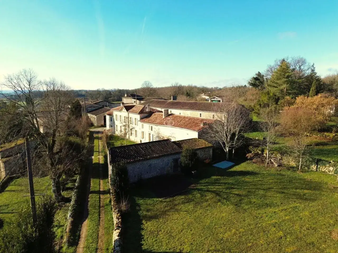 Castle 232m² in France, Bran. Priced at 750000€ rent photo-6
