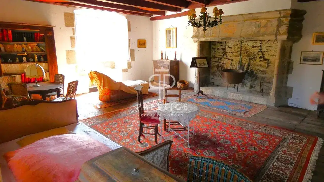 Castle 296m² in France, Laval-Sur-Lusiege. Priced at 848000€ rent photo-7