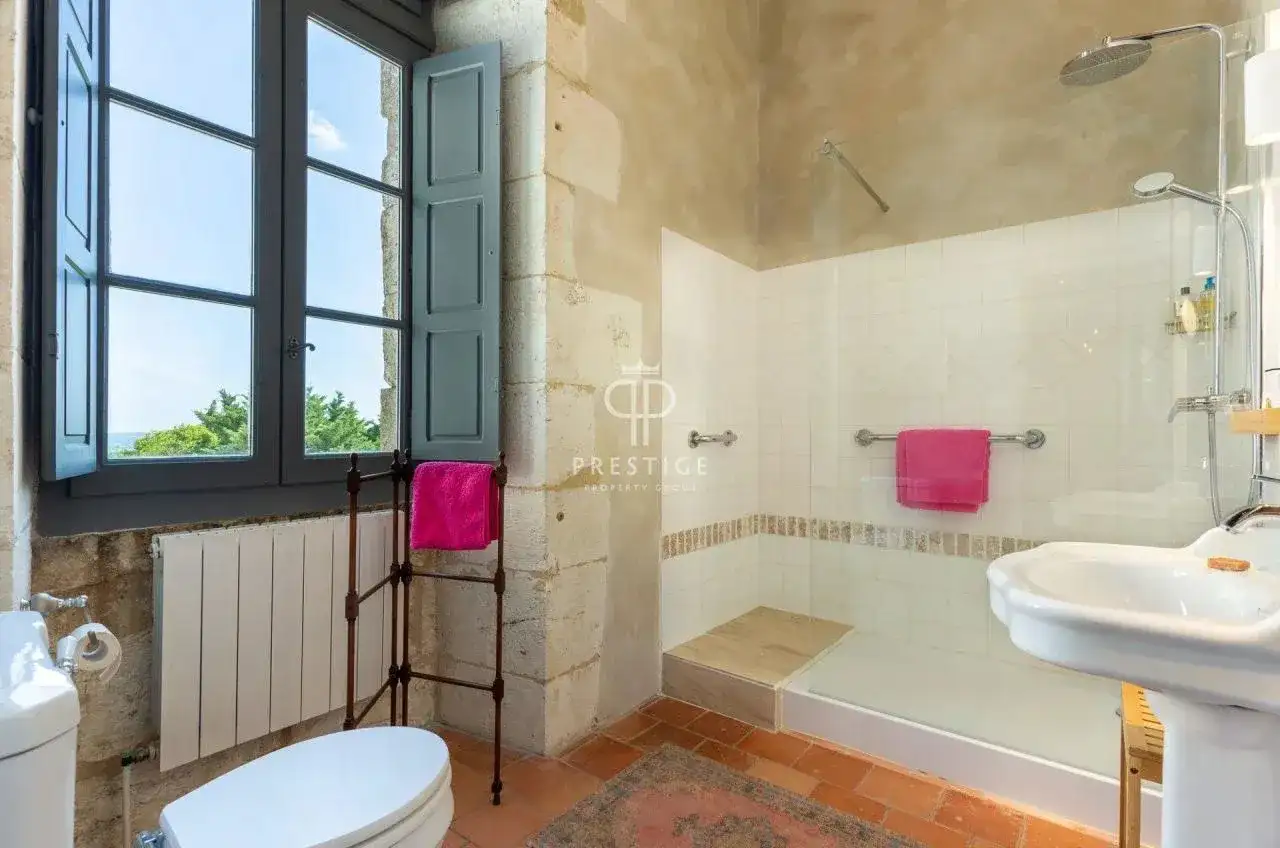 Castle 344m² in France, Bergerac. Priced at 1250000€ rent photo-9