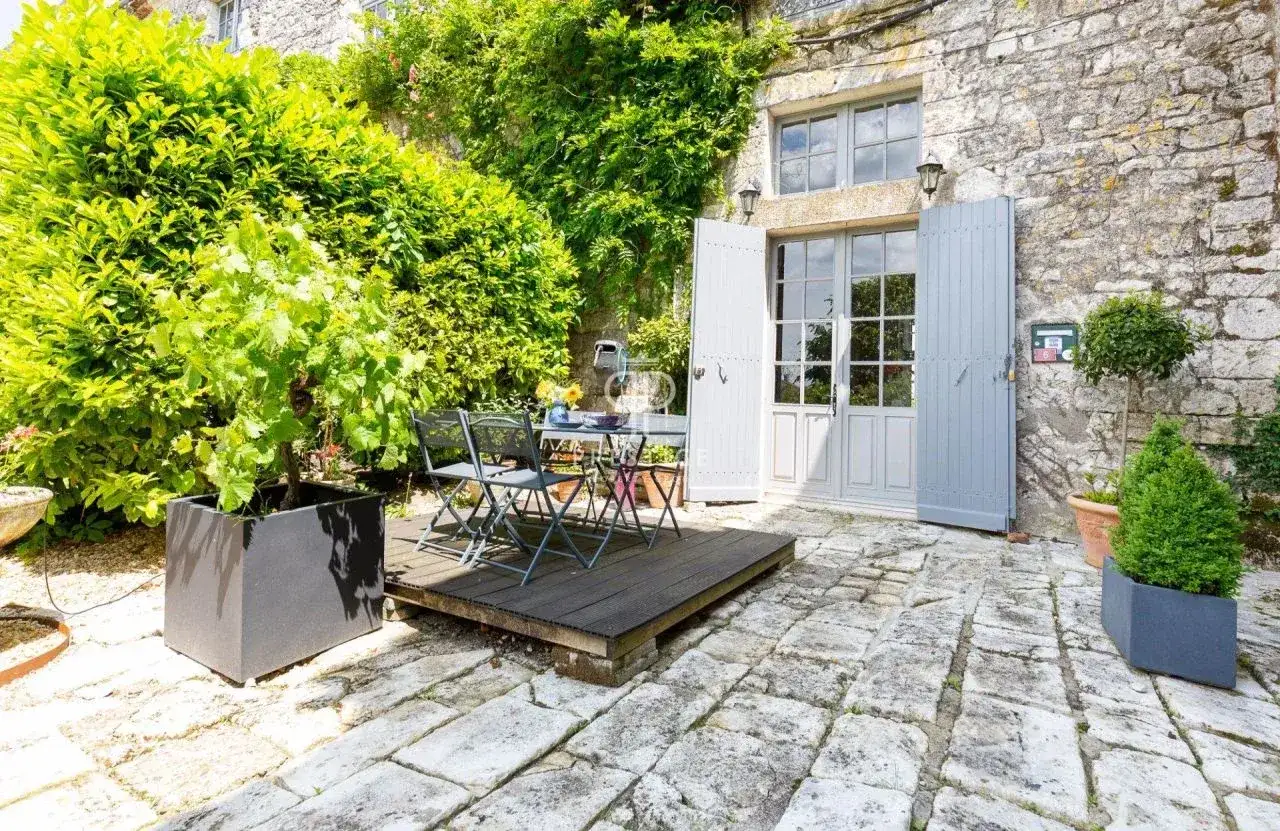 Castle 344m² in France, Bergerac. Priced at 1250000€ rent photo-10