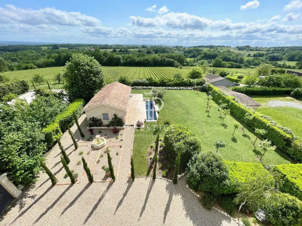 Castle 344m² in France, Bergerac. Priced at 1250000€ rent photo-14