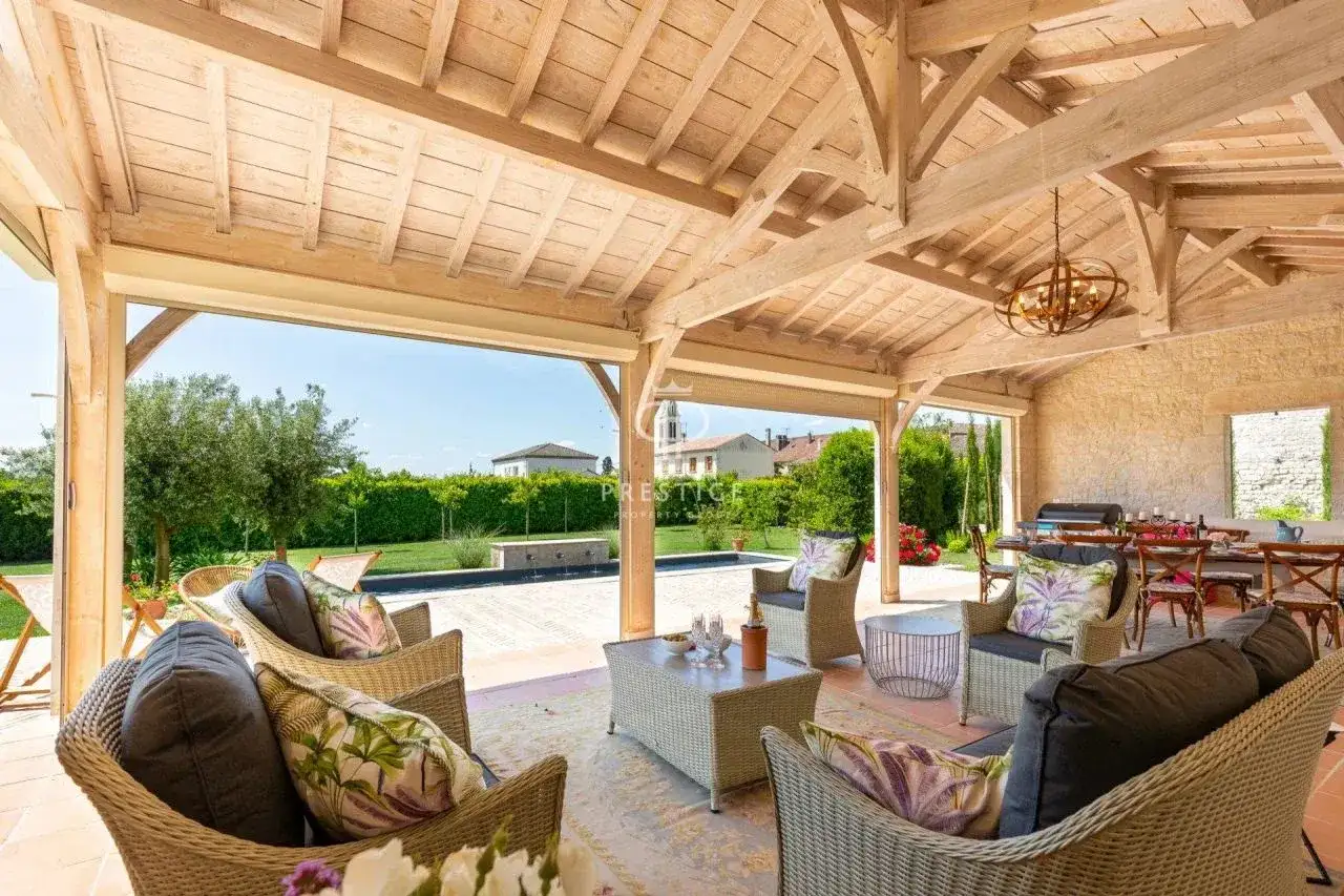 Castle 344m² in France, Bergerac. Priced at 1250000€ rent photo-16
