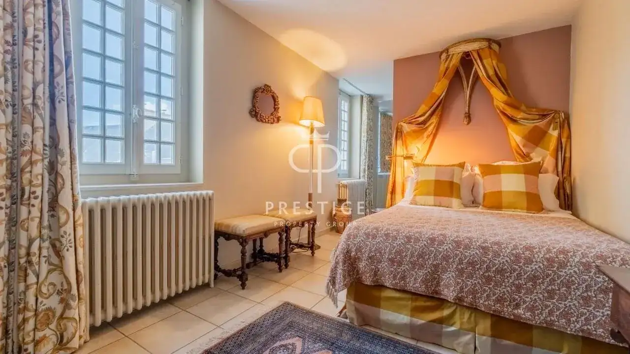 Castle 350m² in France, Туар. Priced at 795000€ rent photo-1