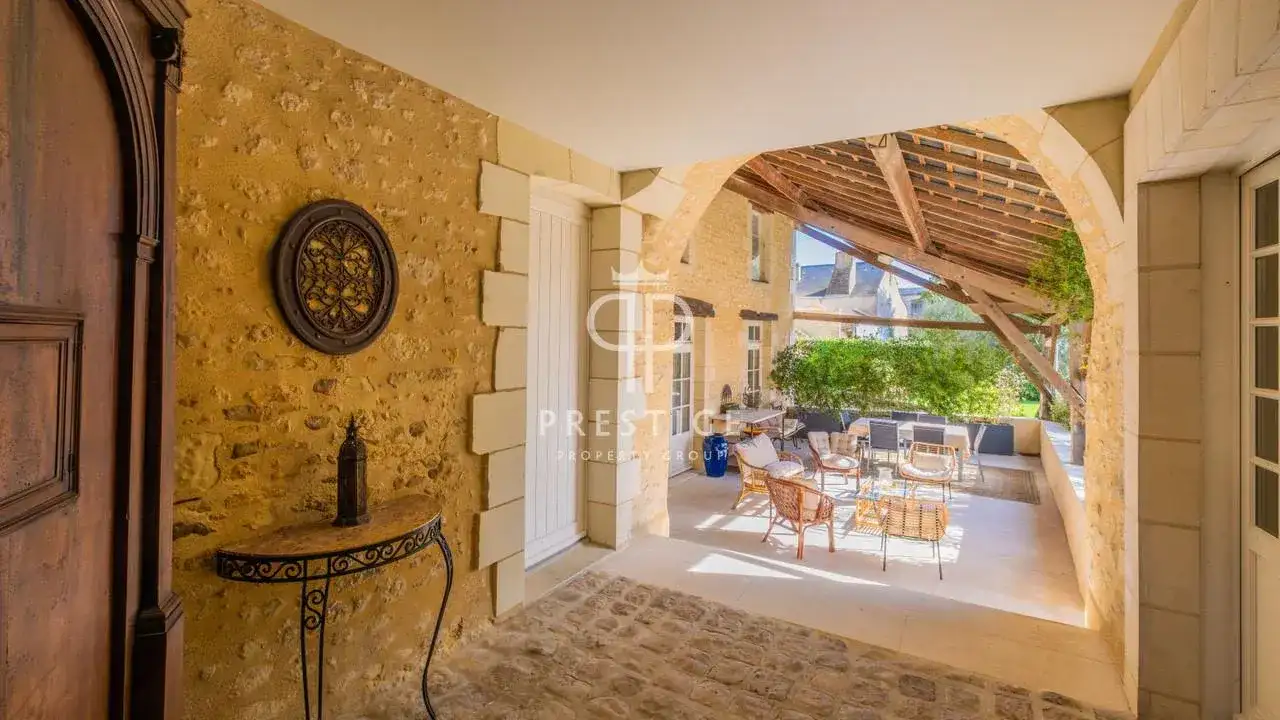 Castle 350m² in France, Туар. Priced at 795000€ rent photo-3