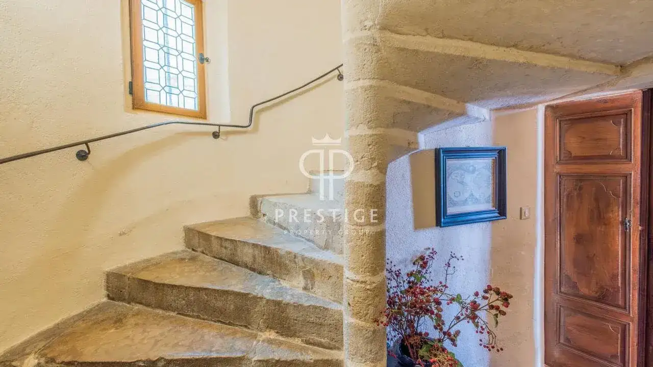 Castle 350m² in France, Туар. Priced at 795000€ rent photo-5