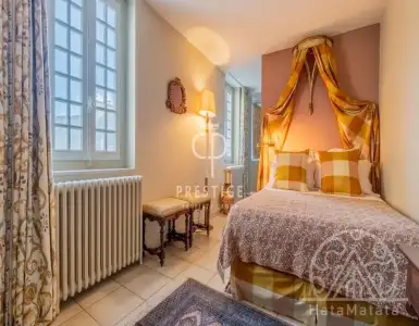 Buy in France for 795000€