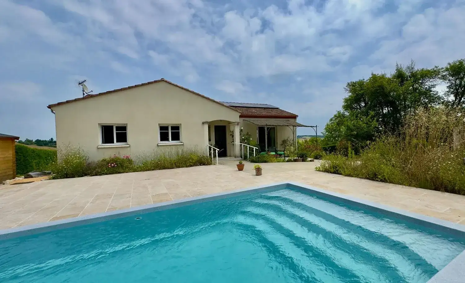 Castle 176m² in France, Monco. Priced at 318000€ rent photo-13