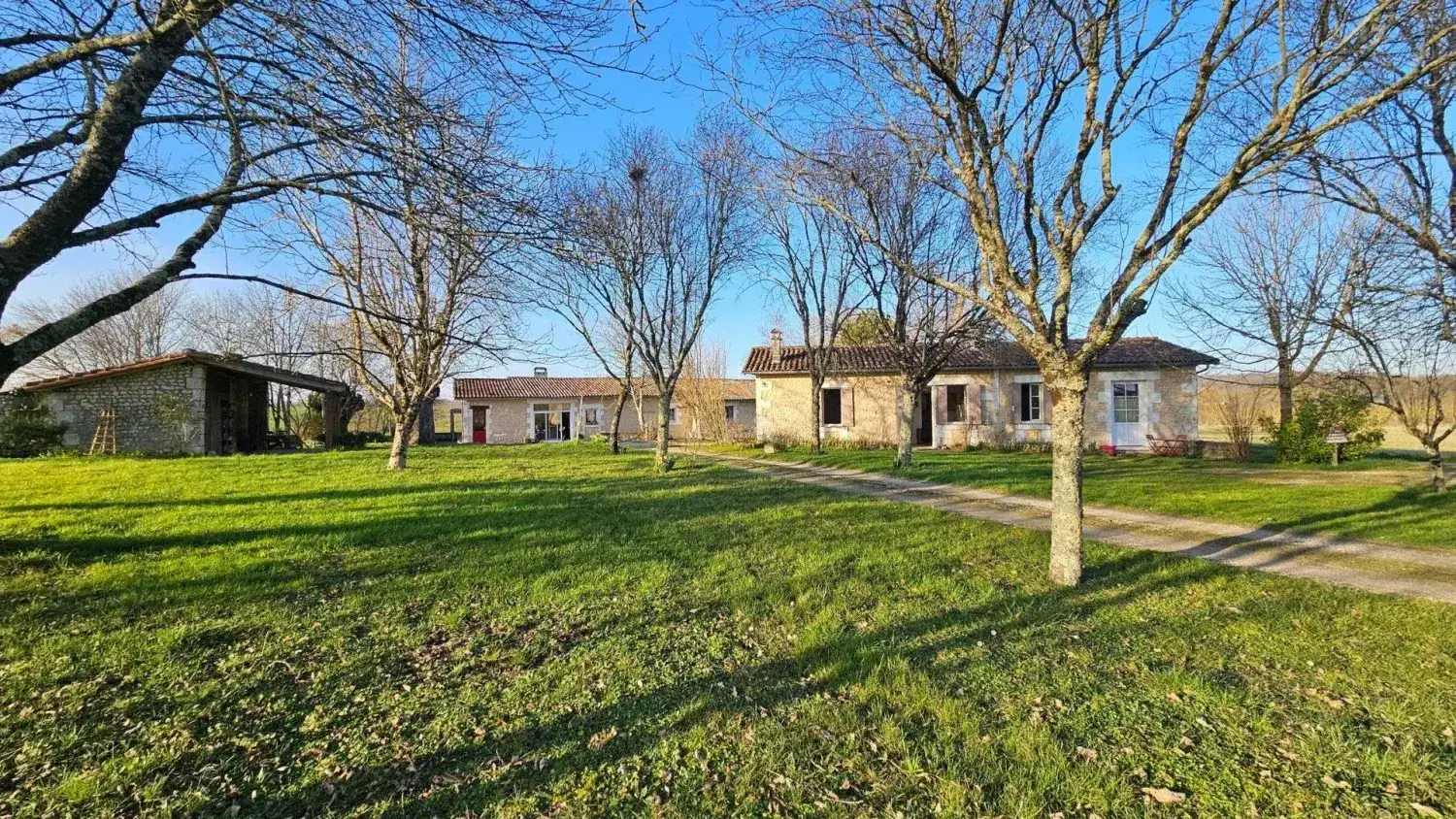 Castle 220m² in France, Bardenac. Priced at 472500€ rent photo-5