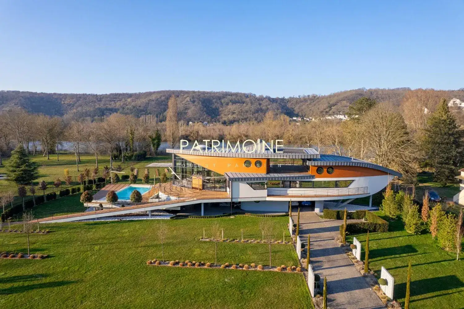 Castle 263m² in France, Moison. Priced at 1970000€ rent photo-3
