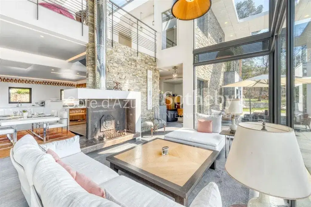 Castle 700m² in France, Moose. Priced at 6590000€ rent photo-1