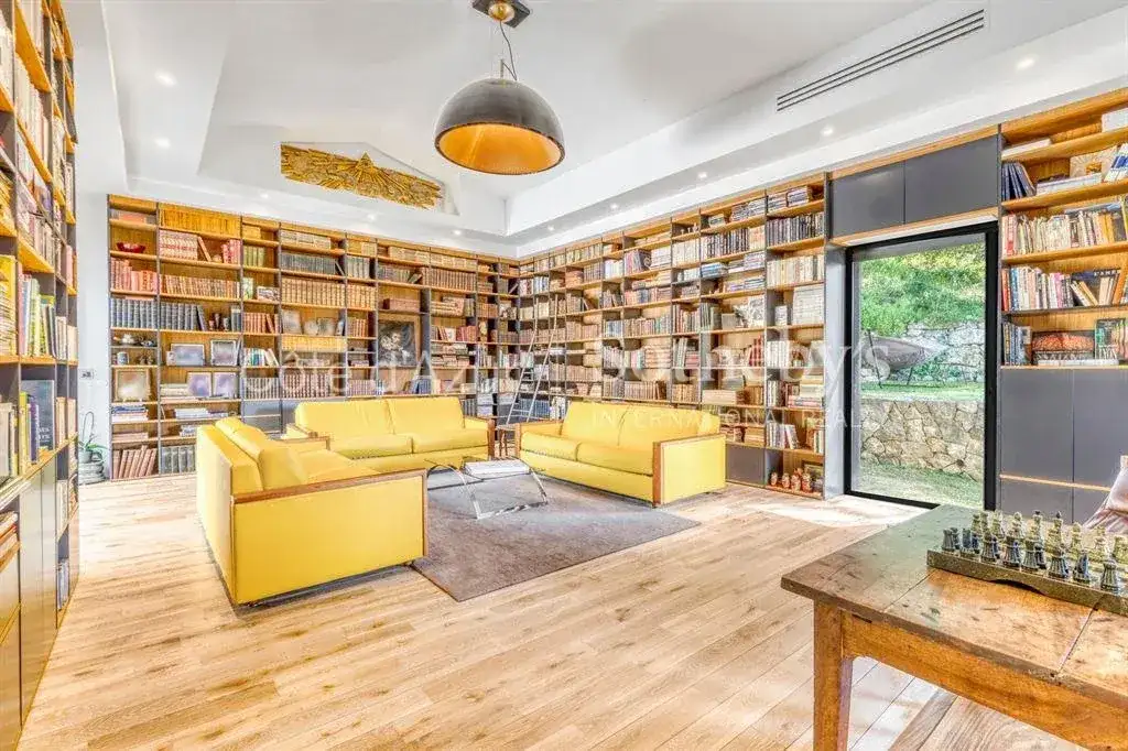 Castle 700m² in France, Moose. Priced at 6590000€ rent photo-2