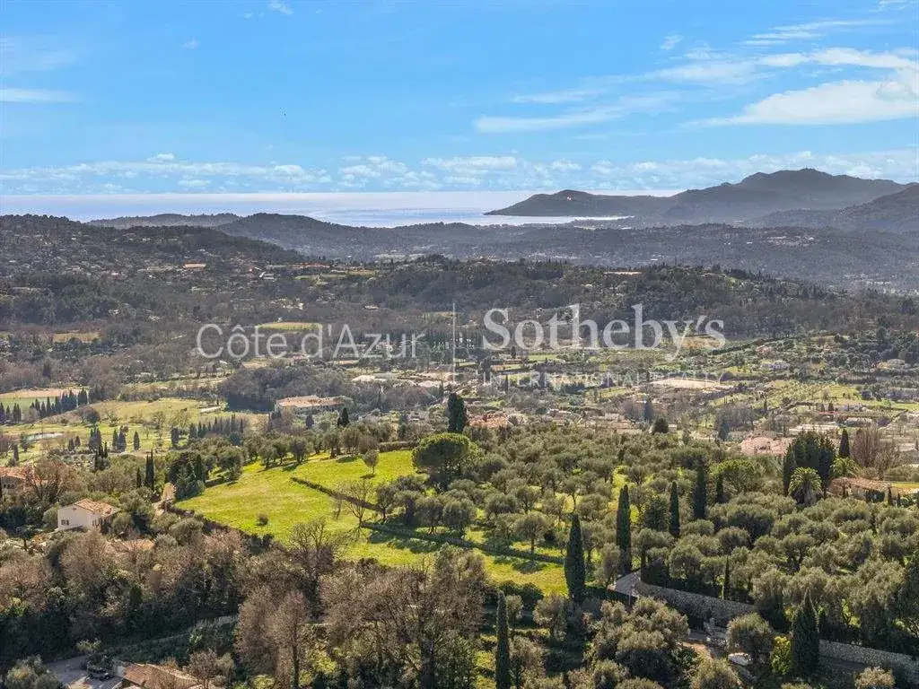 Castle 74m² in France, Châteauneuf. Priced at 590000€ rent photo-10